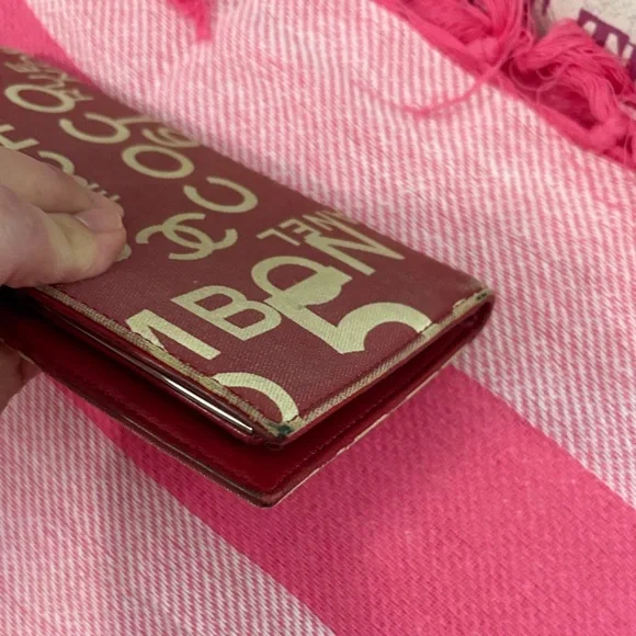 Chanel Coco kisslock wallet in fabric and leather - Picture 10 of 16